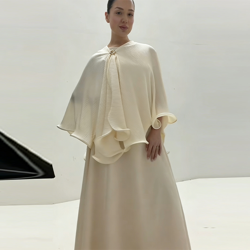 Women Formal Wear Set - Романтичный элегантный комплект: платье-шаль и накидка.